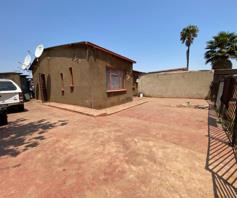 Townhouse for sale in Katlehong South