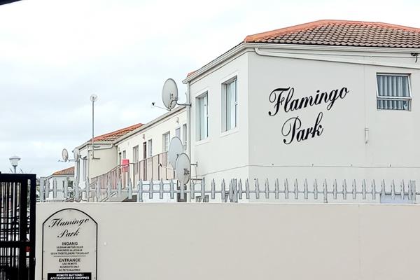 Sole Mandate
Discover this charming one-bedroom apartment, perfectly situated just a short walk from the stunning Langebaan Lagoon ...