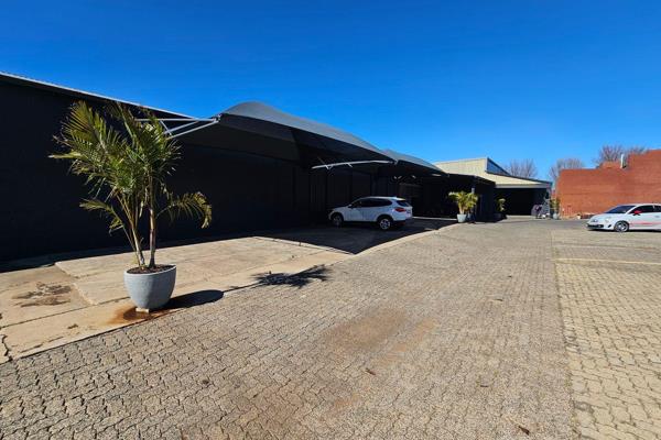 This well-maintained 1,600m2 freestanding warehouse is available for sale in the Brakpan ...