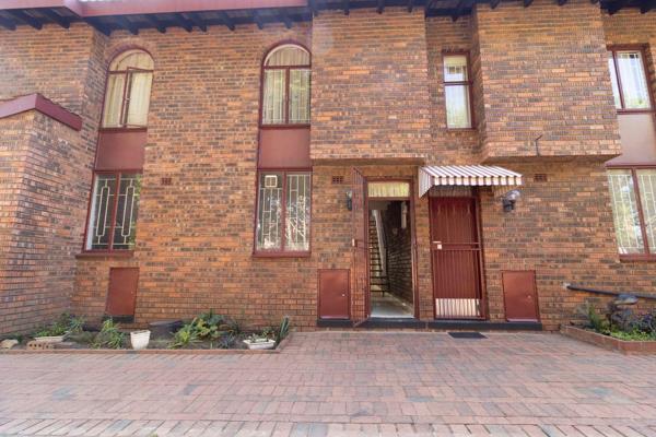 *For Sale: 2 Bedroom Apartment in Linmeyer*

*Asking Price:* R690,000

This charming ground floor unit features:

- *2 Bedrooms* with ...