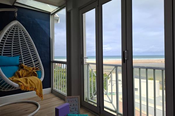 This modern unit is situated in Aston Bay sleeps 4 people and offers  2 bedrooms, 2 bathrooms, open plan living area with TV and Wi-Fi. ...