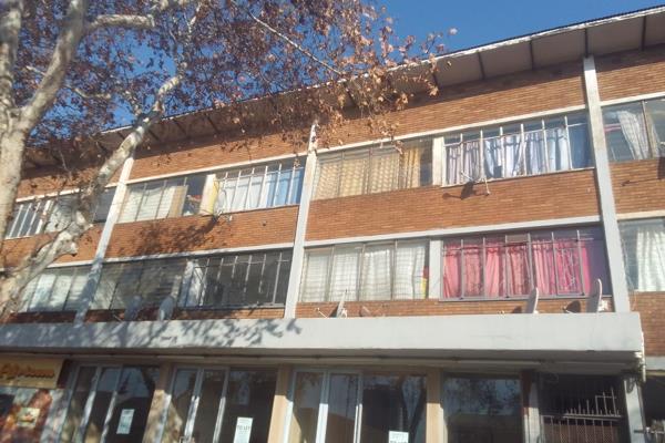 Apartment consist of:
- Kitchen 
- Lounge 
- 1 &amp; a half bedroom 
- bathroom 

Deposit R5000 
Parking R300 
Admin fee R1500 ...