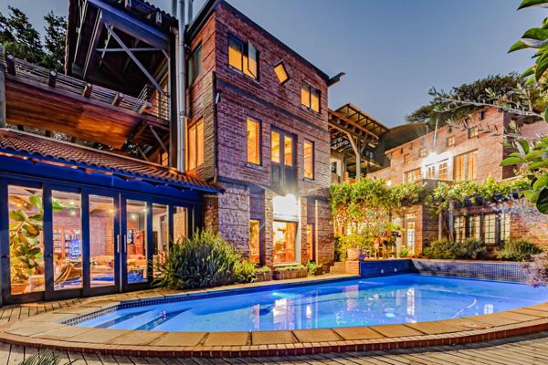 Breathtaking Architectural masterpiece Haven for Sale in Waterkloof Ridge.

-  Panoramic Views
-  Boomed Off Area
-  Entertainers ...