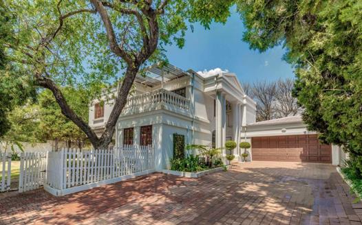 4 Bedroom House for sale in Douglasdale