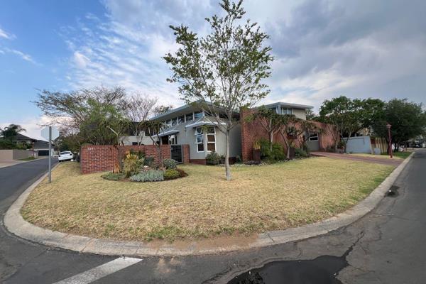 Stunning Eco-Designed Forever Home in Amberfield, Centurion

Welcome to your dream home ...