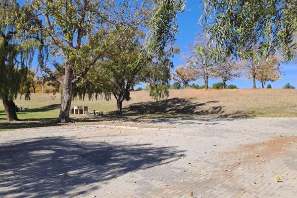 Enjoy peace of mind with 24/7 security, boom gate, electric fence, and communal braai area on the riverbank. Unparalleled natural ...