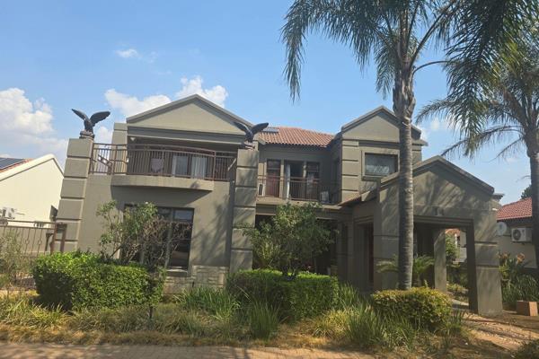 Neat family home in a 24 hour security estate.  The estate offers 24 hour security, clubhouse and communal swimming pool. This house is ...