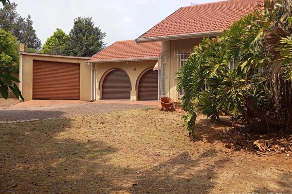 Spacious 5-Bedroom Home in Glen Marais – Perfect for Entertainers!

Discover your dream rental in a secure enclosure in Glen Marais! ...