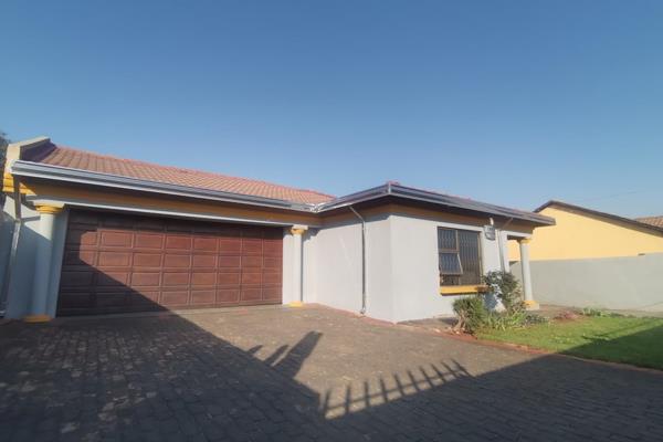 Welcome to this charming property located in the heart of Vosloorus! As you step inside, you’ll be greeted by an amazing kitchen that ...