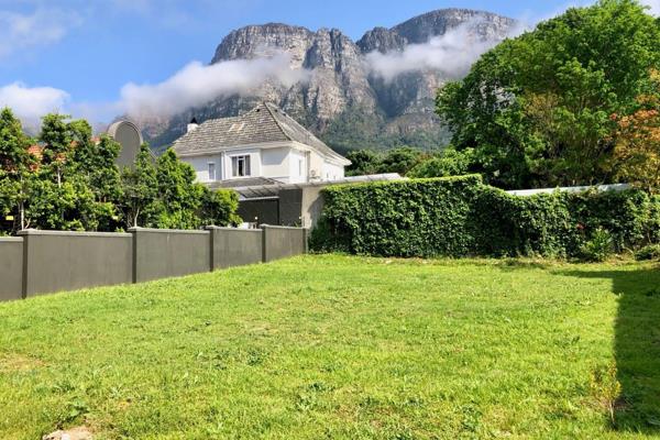 A stunning view site in Newlands Hiddingh.

Design your own bespoke home on this blank canvas...

An architect’s dream with the perfect ...