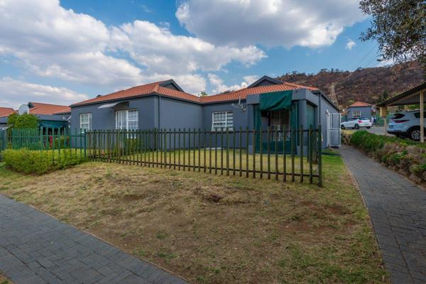 This unit is situated in a secure complex located within a gated part of Linmeyer, ensuring peace of mind with 24-hour security

This ...