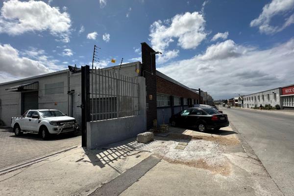 UNIT 4 LINDSIXTEEN | 16 LINDSAY ROAD | NEAVE | SECURE MINI INDUSTRIAL UNIT

This mini ...