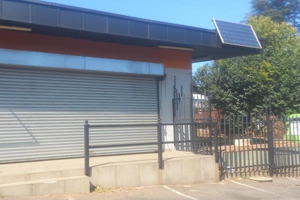 This space situated on a busy North Reef Road connecting to Isando,Meadowdale,Activia Park and Sunnyrock lndustrial areas. Upto 400m2 ...