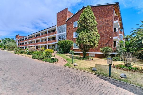 Bordering Northcliff/Blackheath, within walking distance to Abbotts College and ...