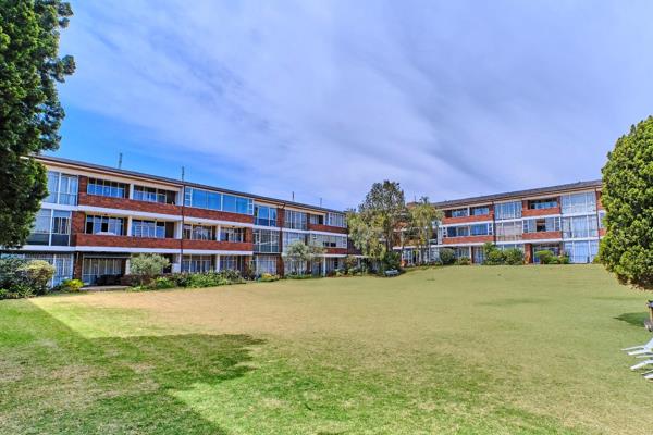 Bordering Northcliff/Blackheath, within walking distance to Abbotts College and ...