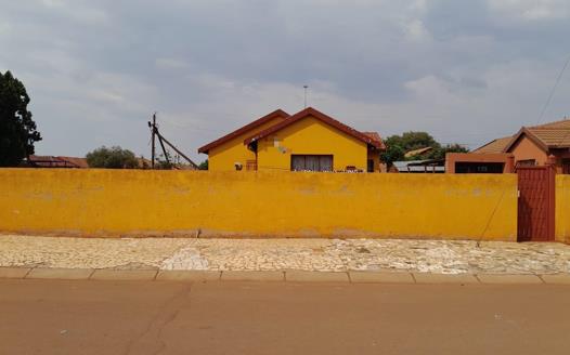 2 Bedroom House for sale in Soshanguve East