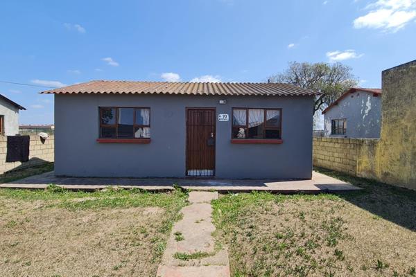 The property consists of 2 bedrooms, lounge, kitchen, bathroom and boundary walls.
Contact agent to arrange a viewing!!!