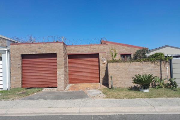 This charming 3 bedroom golden oldie home is located in a highly sought after Strandfontein. This property is situated within working ...