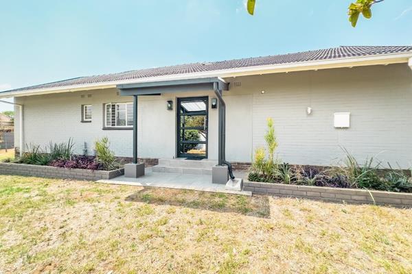 This beautifully renovated family home offers 3 spacious bedrooms and a host of modern ...