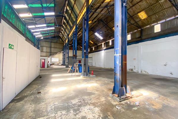 This industrial unit measures 663 sqm and is located in Nearby Industrial Park. 

This ...