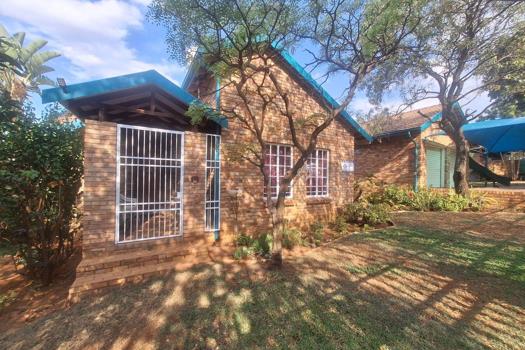 3 Bedroom House for sale in Geelhoutpark