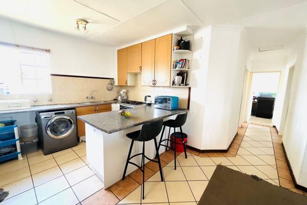 This spacious apartment is in a sought after location, and is in a secure complex with tight controlled access to the property. The ...