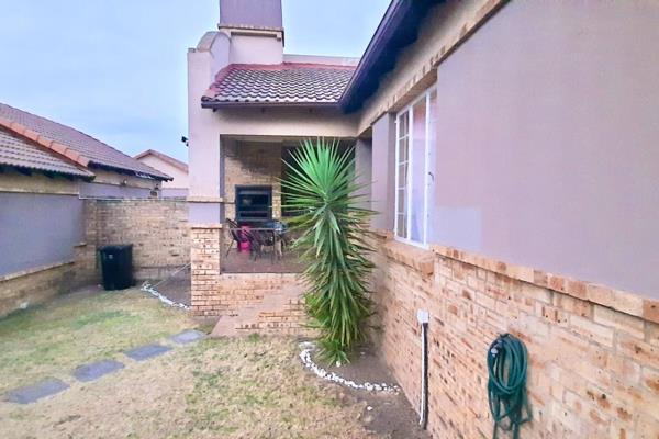 Welcome to your dream home in the heart of Noordwyk, located within a sought-after estate that perfectly combines luxury and comfort. ...