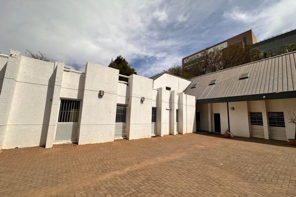 This 650 sqm free-standing building in Rosebank offers a spacious, adaptable layout ...