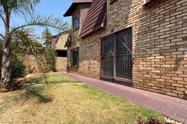 4 Bedroom Townhouse for Rent in Ruimsig Manor

Welcome to your dream home at Ruimsig ...