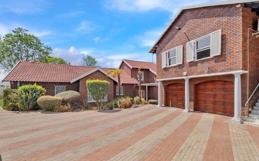 5 Bedroom House for sale in Bryanston