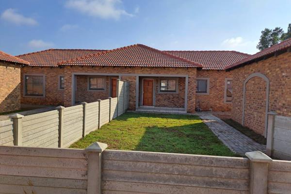 Modern &amp; Spacious Townhouse for Rent in Riversdale - Available from 1 March 2025

This townhouse offers:

3 bedrooms with built-in ...