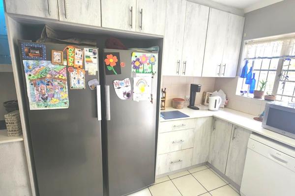 This property offers the following
Two bedrooms
One bathroom
Kitchen
Lounge and dining area

One garage
Neat private ...