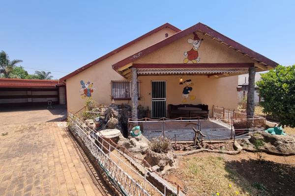 Located in the peaceful area of Paul Krugers Oord , Springs - East Rand.
Location! Location! Location!
Walking distance from numerous ...