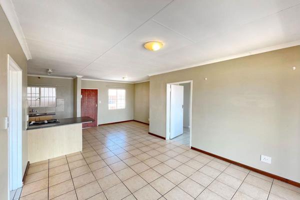 Fountain View Complex is a very neat and secure complex in the heart of Erand Gardens in Midrand.  This apartment is on the 3rd floor ...