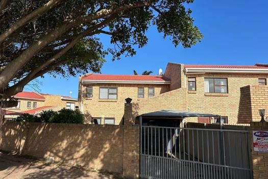 4 Bedroom Townhouse for sale in Hartenbos Central