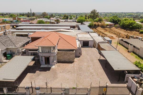 An exceptional investment opportunity awaits in Benoni with this versatile commercial property, offering a combination of mini ...