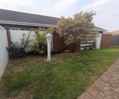 Townhouse for sale in Summerstrand