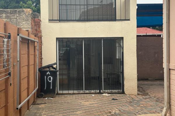 One Bedroom apartments available in Roodepoort
Introducing full one bedroom,one bathroom unit situated just on the outside  of the CBD ...