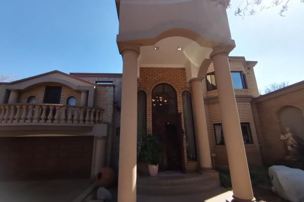 Nestled on the serene banks of the Vaal River, this property is a masterpiece of elegance and comfort, offering breathtaking views that ...