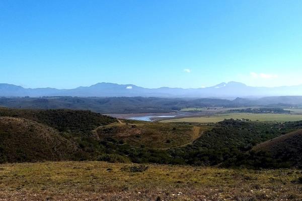 Living in the tranquil Outeniquasbosch Wildlife Eastate is as close as you will get to paradise. Situated in the heart of Hartenbos and ...