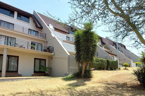 Ground floor garden unit in a quiet complex on Northcliff Hill.
Two large bedrooms with ...