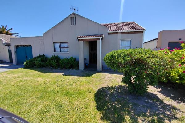 Come and view this 3-bedroom home, with (2 bedrooms with BIC), family bathroom, spacious lounge, dining area and fitted kitchen.
The ...