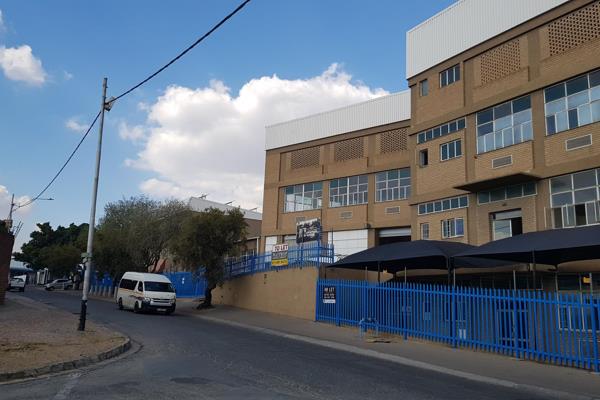 Neat, and modern Industrial unit available to rent in Kew Wynberg Road. Standalone ...