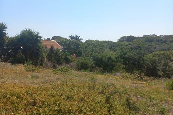 This enormous stand is in the famous Wavecrest with scenic views over the Kloof.

 It offers you 986 sqm to build the home of your ...