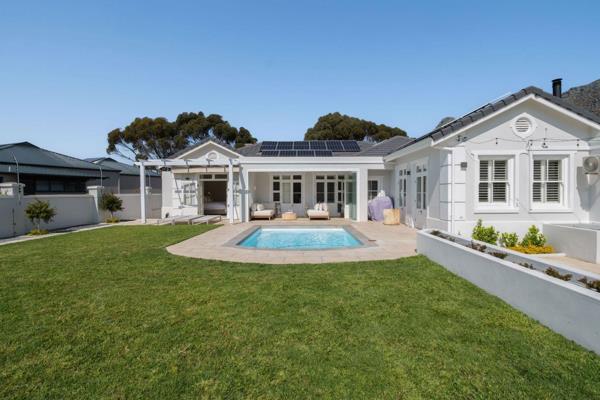 Exclusive Mandate

This beautifully renovated 4-bedroom family home in the prestigious Silvertree Estate is the epitome of luxury and ...