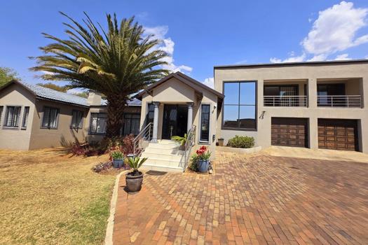 6 Bedroom House for sale in Glenvista