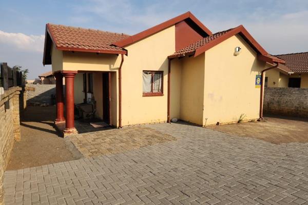 Charming 3-Bedroom Home with Business Rights in Tlhabane West

Discover this fantastic opportunity to own a delightful 3-bedroom ...