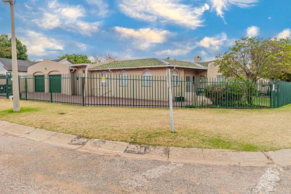 This beautiful 5 bedroom home is ideal for investors or a family, huge open plan kitchen ...