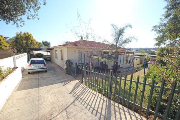 Entrance hall, dining room and lounge 
Study/office or 3rd bedroom
Kitchen with granite tops and space for a double-door ...