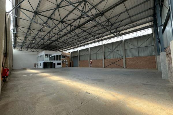 Situated within a secure estate in Jet Park, this 1,350m2 facility is perfectly suited ...